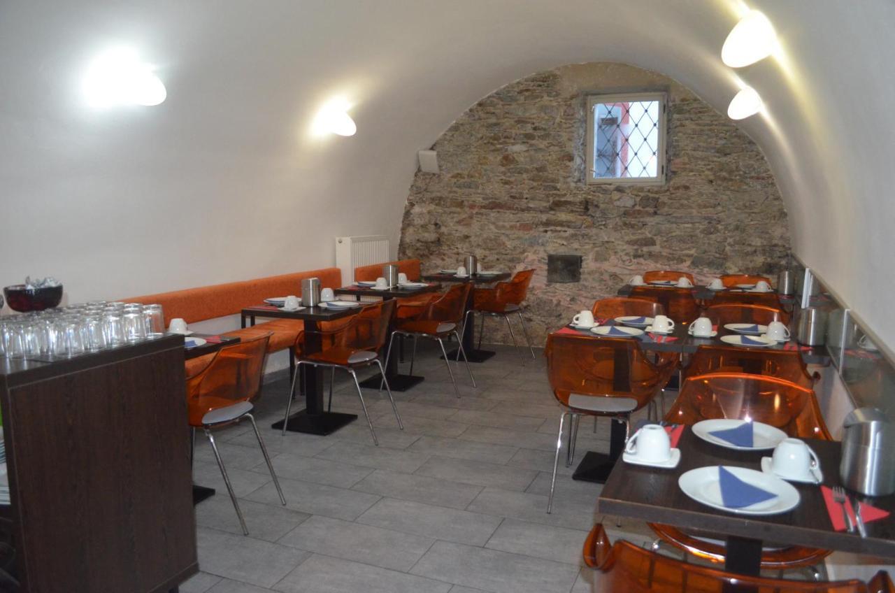 Hotel Peregrin Чешки Крумлов Екстериор снимка